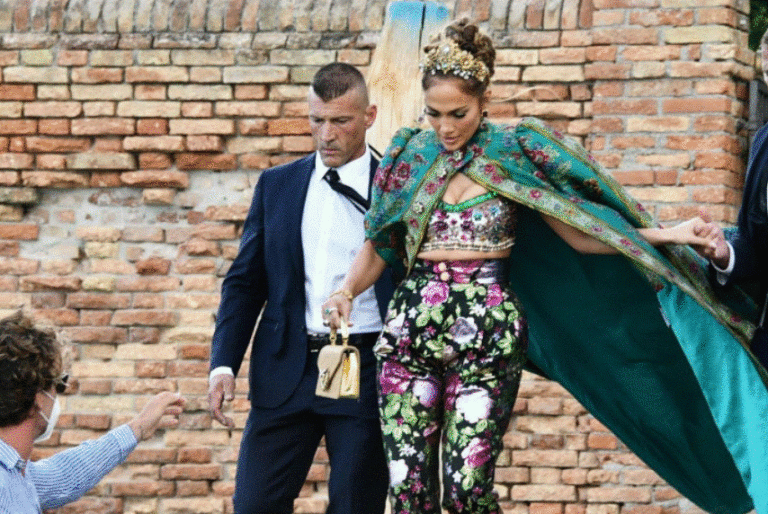 Jennifer Lopez u svili i zlatu