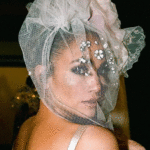 Jennifer Lopez s velom preko lica briljirala na dodjeli American Music Awards