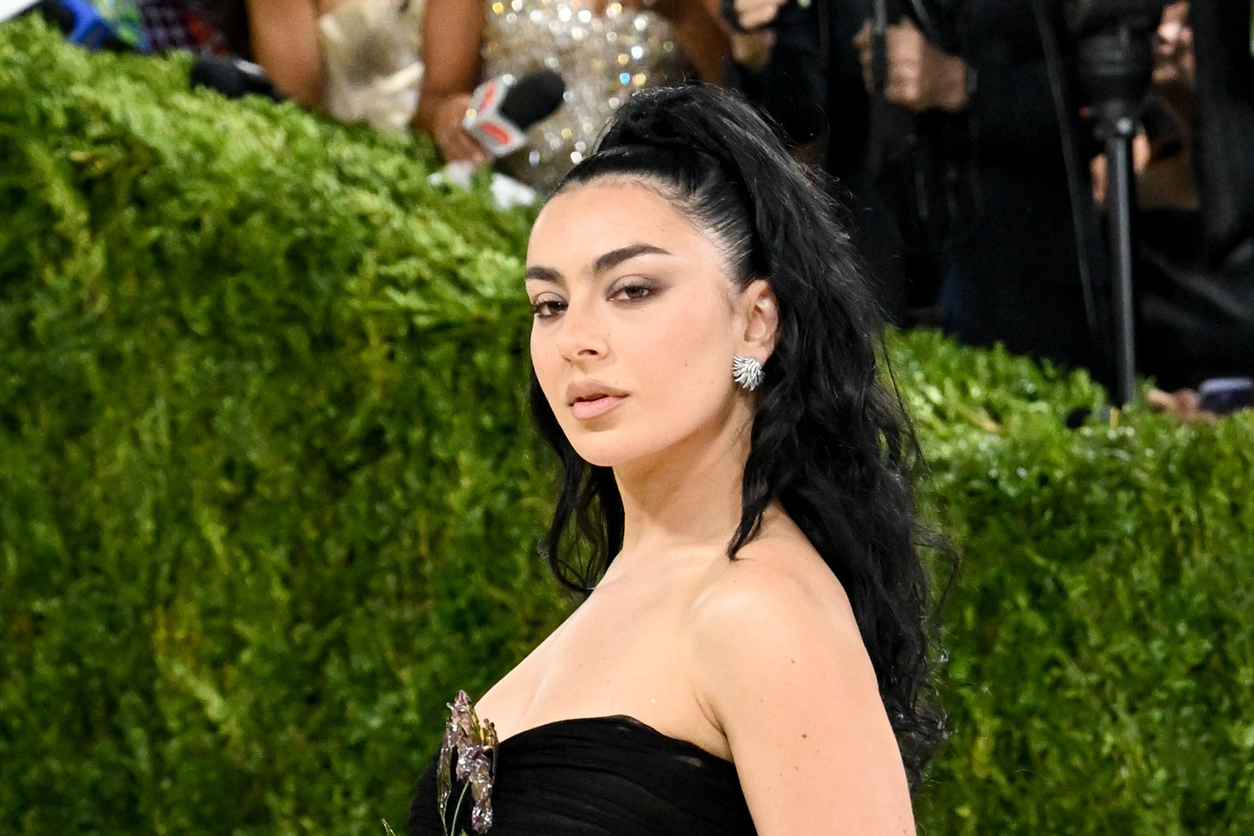 charli-xcx-ss26
