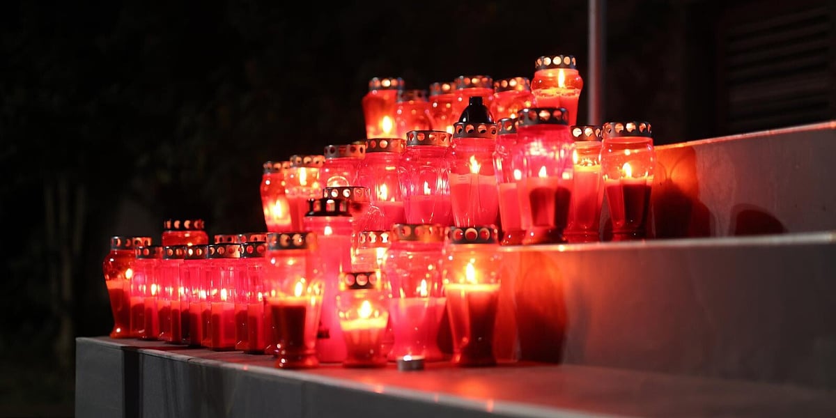 Fanovi zapalili lampice ispred zgrade Gorana Bareta: Svjetlost obasjala mjesto gdje je živio i odakle je otišao